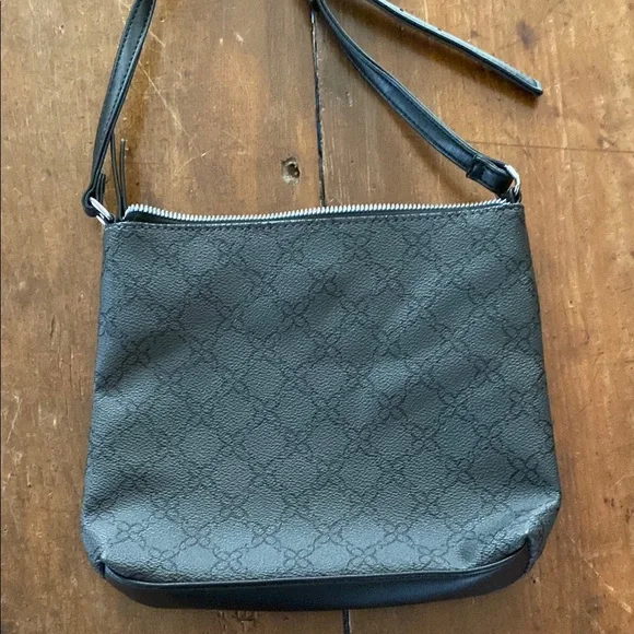 Nine West Black and Gray Crossbody Bag EUC - Picture 4 of 6